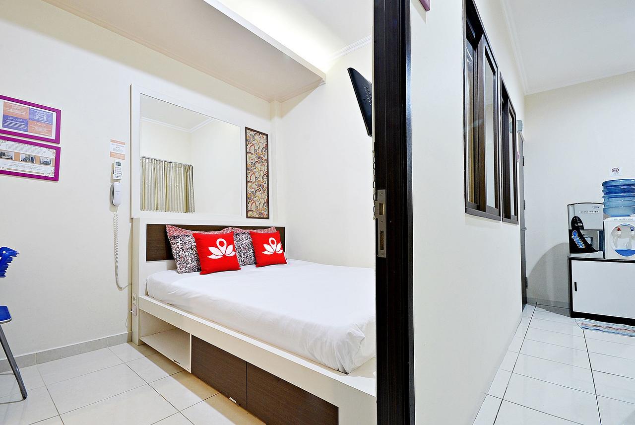 Zen Rooms Cideng Barat Jacarta Exterior foto