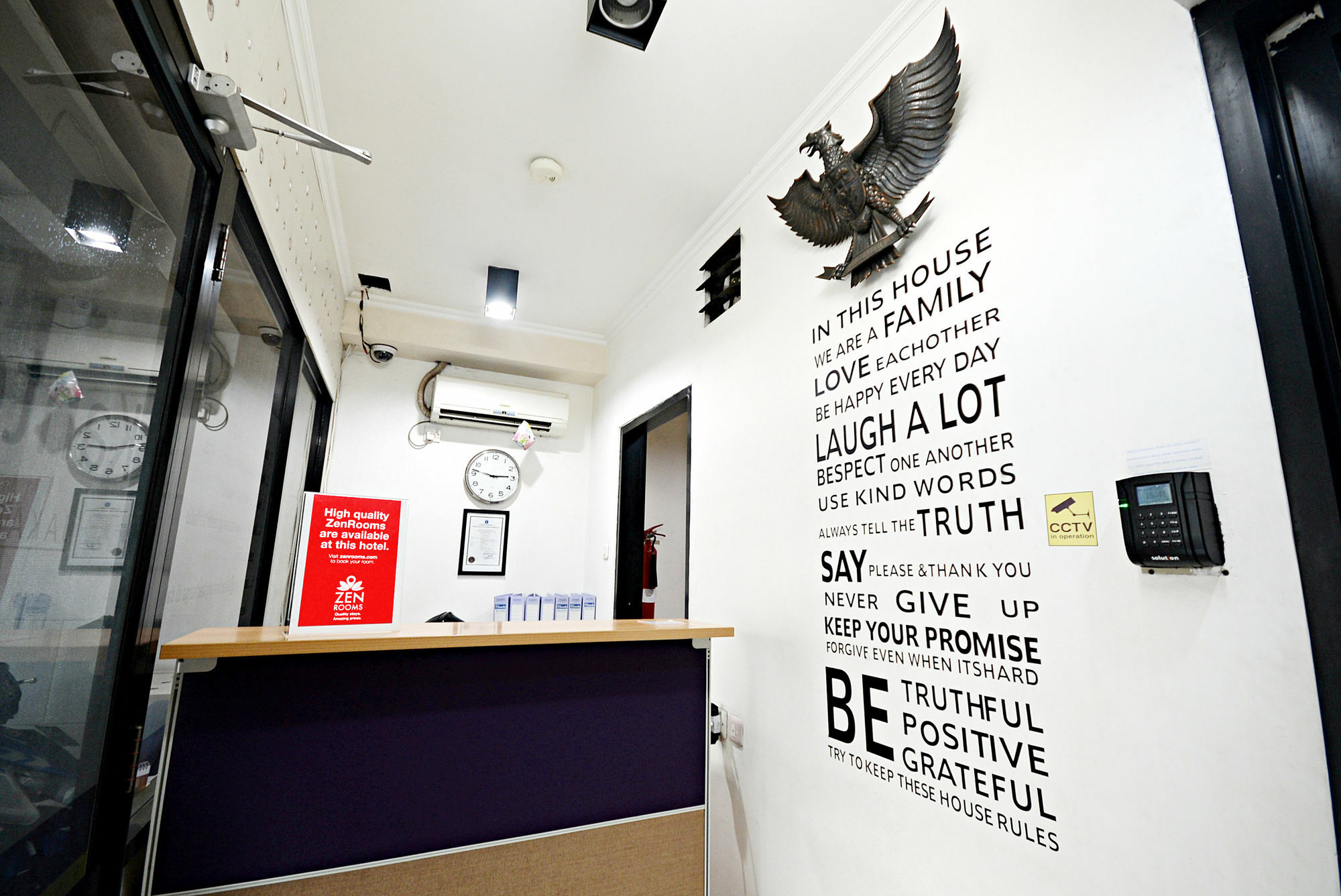 Zen Rooms Cideng Barat Jacarta Exterior foto