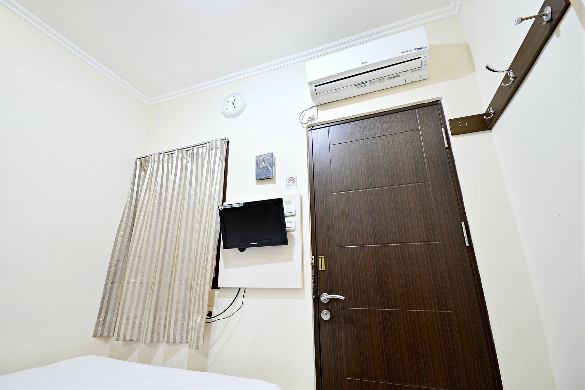 Zen Rooms Cideng Barat Jacarta Exterior foto